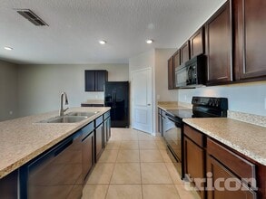 935 Summer Glen Dr in Winter Haven, FL - Building Photo - Building Photo