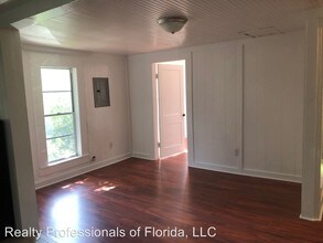 357 W Minneola Ave in Clermont, FL - Building Photo - Building Photo