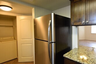 111 Rhonda Dr in Del Rio, TX - Foto de edificio - Building Photo