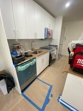 25 W 68th St, Unit 5B in New York, NY - Building Photo - Building Photo