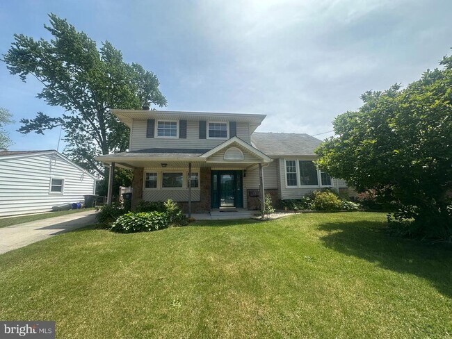 property at 33 Fairmount Dr