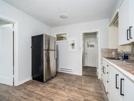 9523 Stanley St in Chilliwack, BC - Building Photo
