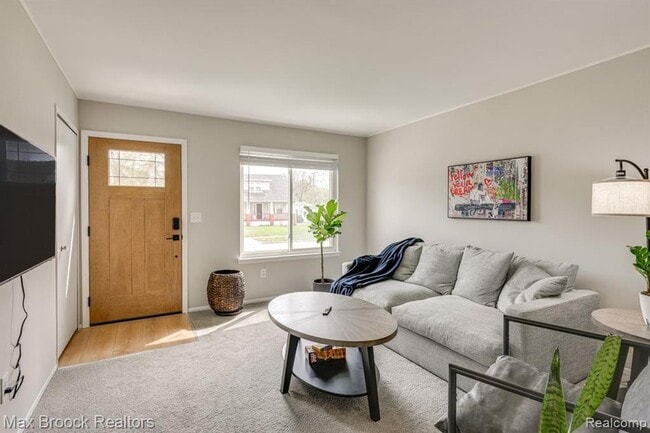 36 W Mahan Ave in Hazel Park, MI - Building Photo - Building Photo