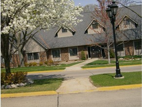 Holliday Park Cooperative in Westland, MI - Foto de edificio - Building Photo