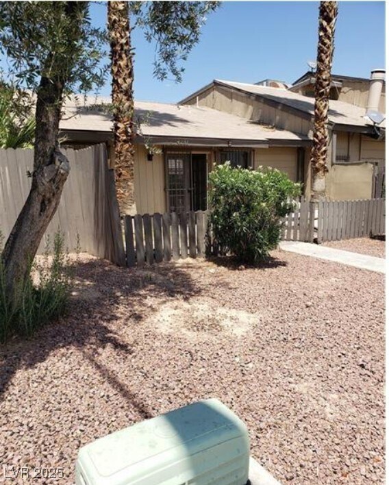 4231 White Sands Ave in Las Vegas, NV - Building Photo