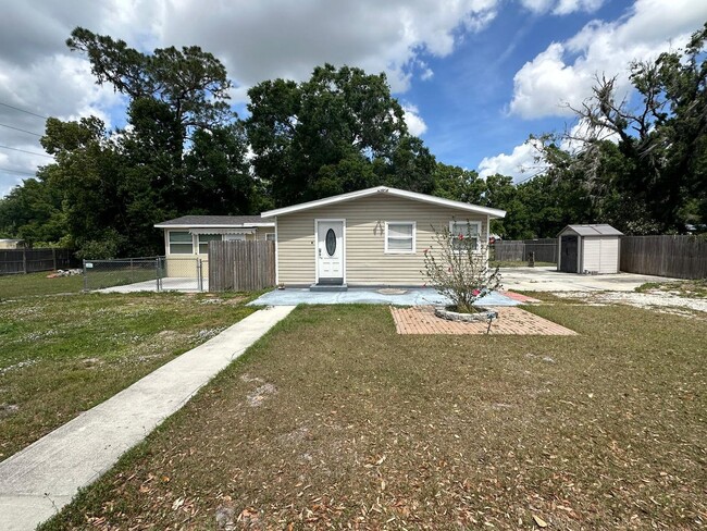 3745 Mt Tabor Rd in Lakeland, FL - Foto de edificio - Building Photo