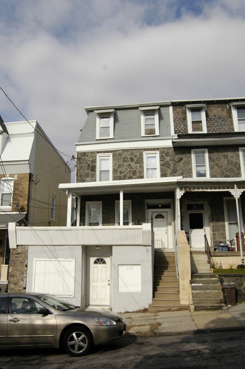 113 Sumac St in Philadelphia, PA - Building Photo