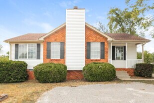 126 Fergus Rd in La Vergne, TN - Building Photo