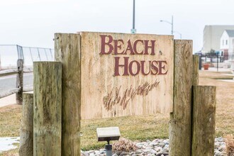 448 Ocean Ave N in Long Branch, NJ - Building Photo - Building Photo