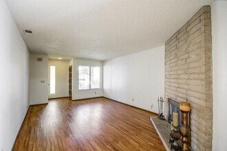 8616-8618 La Riviera Dr in Sacramento, CA - Building Photo - Building Photo