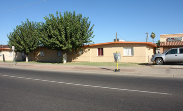 9420 9430 W Van Buren in Tolleson, AZ - Building Photo - Building Photo