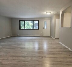 56 E 13th St in Waconia, MN - Building Photo - Building Photo