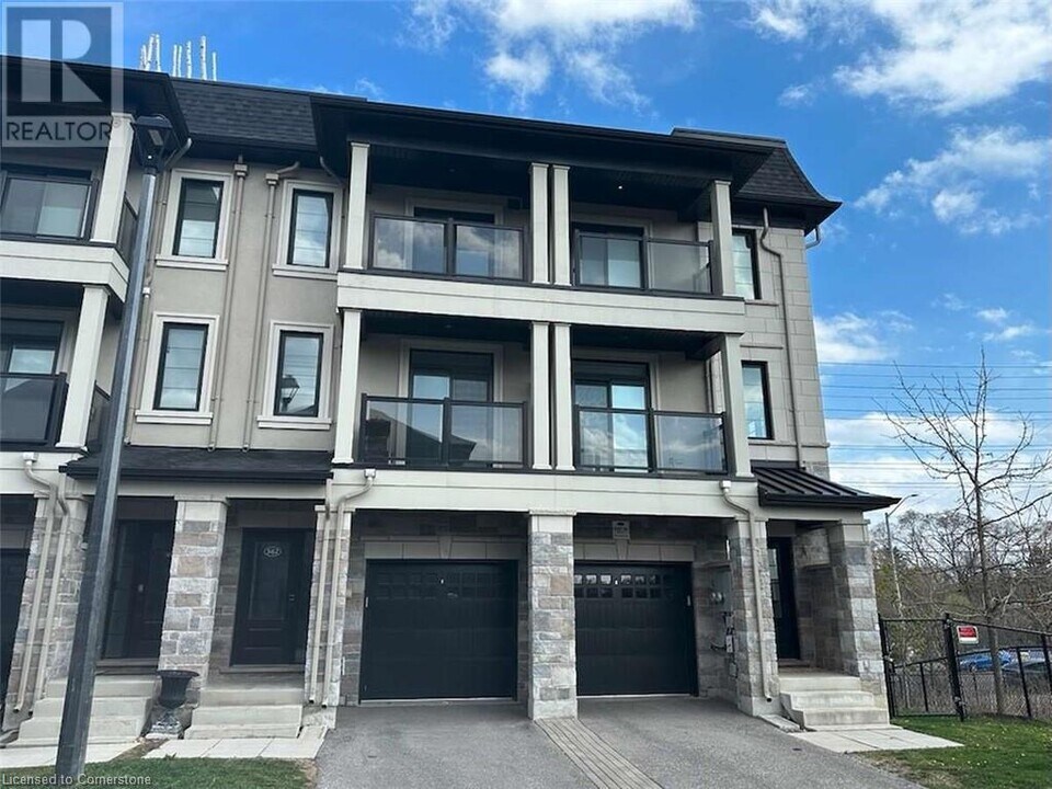562 Rapids Ln in Mississauga, ON - Building Photo