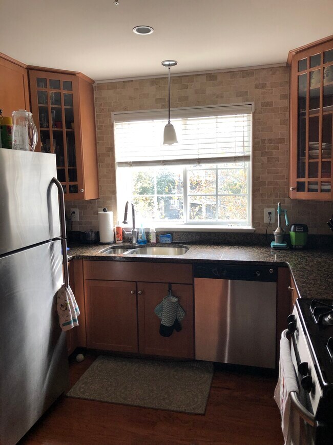 4067 S Four Mile Run Dr in Arlington, VA - Building Photo - Building Photo