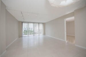 3575 S Ocean Blvd-Unit -411 in Palm Beach, FL - Building Photo - Building Photo