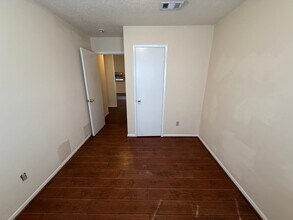3922 Issacks Way in Sugar Land, TX - Building Photo - Building Photo