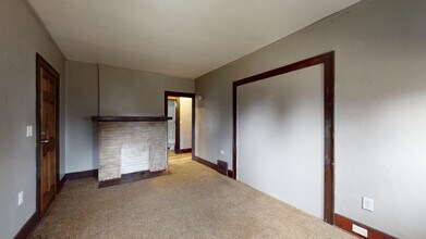 236 Watson St in Akron, OH - Foto de edificio - Building Photo