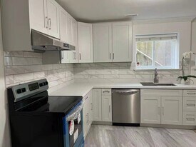 13167 14A Av in Surrey, BC - Building Photo