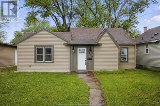 2226 Janette Ave in Windsor, ON - Building Photo - Building Photo