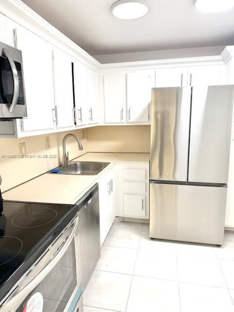 property at 3731 N Country Club Dr