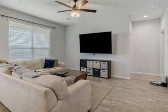 9629 Calhoun Falls Dr in Fort Worth, TX - Foto de edificio - Building Photo