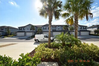 6252 Shiner St in Land O Lakes, FL - Building Photo - Building Photo