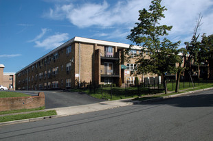 147 Cleveland St Apartments