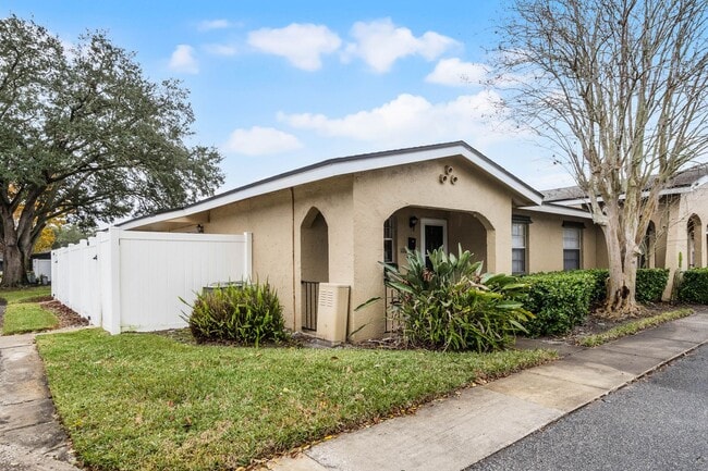 548 Cascade Cir in Casselberry, FL - Building Photo - Building Photo