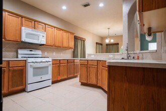 30615 S Sulphur Creek Dr in Magnolia, TX - Building Photo - Building Photo