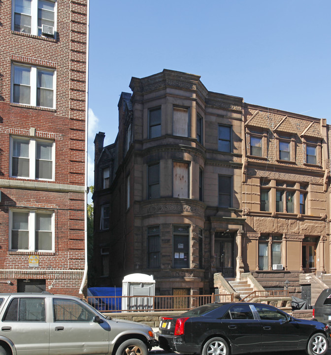 132 New York Ave in Brooklyn, NY - Building Photo