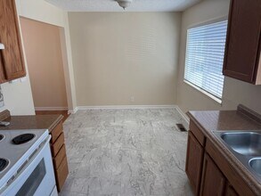 2225 Hillsborough Ct in Concord, CA - Building Photo - Building Photo