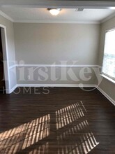 1919 Simmons Ln in Hampton, GA - Foto de edificio - Building Photo
