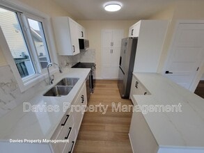 2018 Garnett Way NW in Edmonton, AB - Building Photo - Building Photo