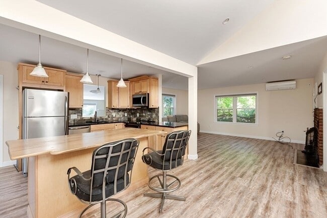 120 Goulding St in Holliston, MA - Building Photo - Building Photo