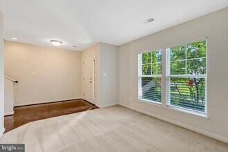 8932 Dahlgren Ridge Rd in Manassas, VA - Building Photo - Building Photo