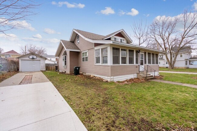 503 Iowa St in Cedar Falls, IA - Building Photo - Building Photo