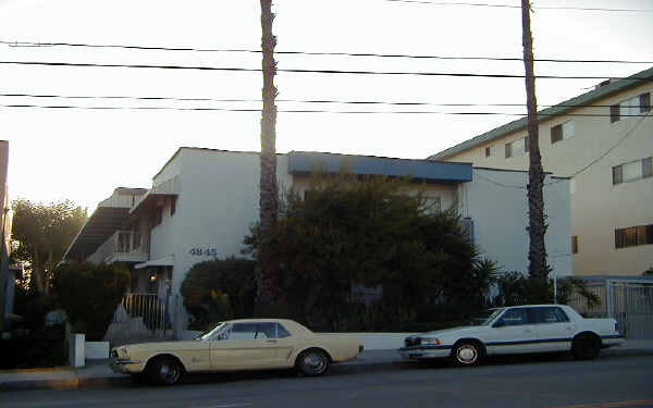 Amanda in North Hollywood, CA - Building Photo - Building Photo