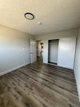 1060 W 117th St in Los Angeles, CA - Building Photo - Building Photo