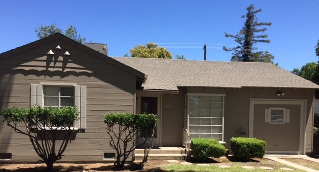 402 N Santa Ana Ave in Modesto, CA - Building Photo