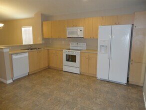 11347 Cocoa Beach Dr in Riverview, FL - Building Photo - Building Photo