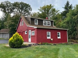 1839 Lower State Rd, Unit Apartment C in Doylestown, PA - Building Photo