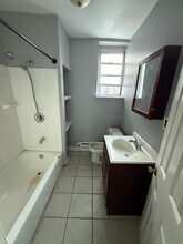 808 S 6th St, Unit 2B in Philadelphia, PA - Building Photo - Building Photo
