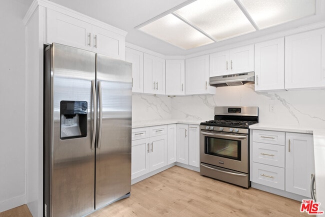 7904 Topanga Canyon Blvd in Los Angeles, CA - Building Photo - Building Photo