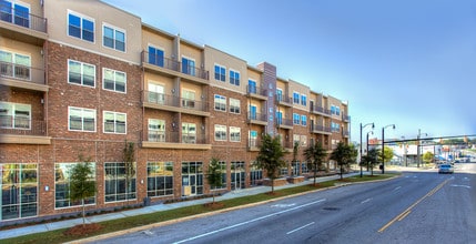 79C Apartments in Montgomery, AL - Foto de edificio - Building Photo