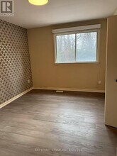 29 Suncrest Dr in Toronto, ON - Building Photo - Building Photo