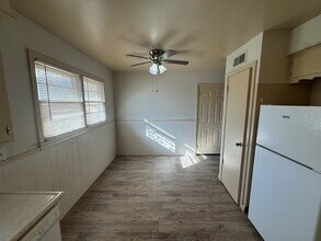 5230 14th St in Lubbock, TX - Building Photo - Building Photo