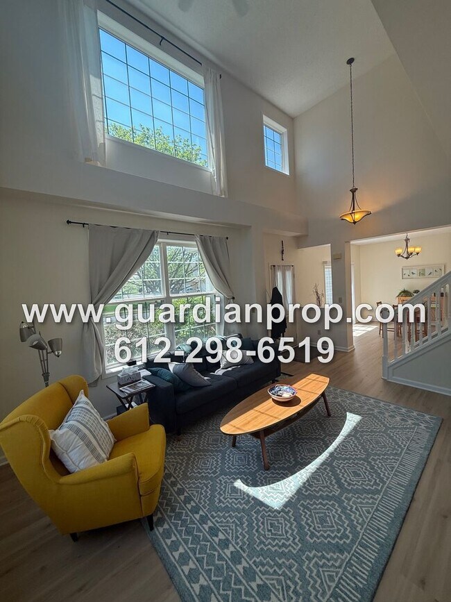 1903 Bluestem Ln in Shoreview, MN - Building Photo - Building Photo