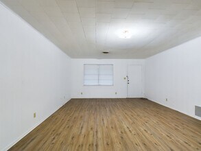 100 NW Hills Dr in Fredericksburg, TX - Building Photo - Building Photo