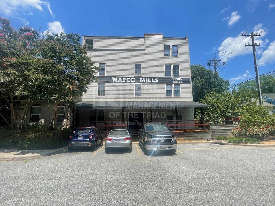 801 W McGee St in Greensboro, NC - Building Photo