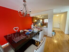 330 Crystal Ave in New London, CT - Building Photo - Building Photo